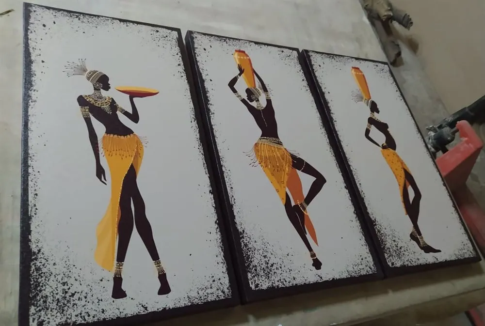 Afrikalı Siyahi Kadın Resimli 3 Parçalı Kanvas Tablo