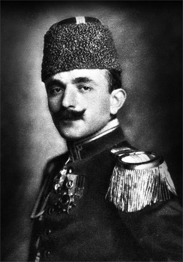 Enver Pa??a Kanvas Tablosu