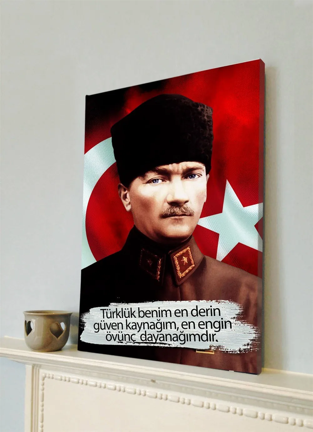 Kalpaklı Atatürk Türk Bayraklı Kanvas Tablo