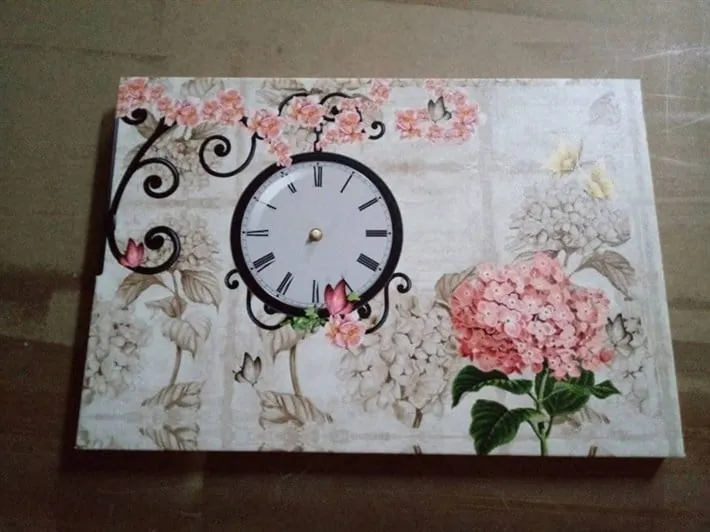 Krem Pembe Renkli Çiçekli Saatli Tek Parça Kanvas Tablo