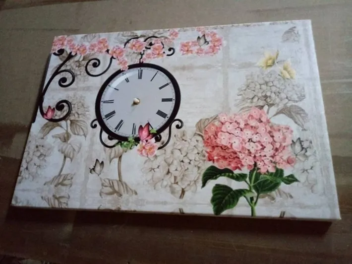 Krem Pembe Renkli Çiçekli Saatli Tek Parça Kanvas Tablo