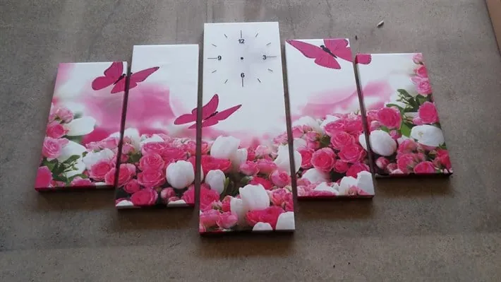 Pembe Güll?? Çiçekli U??an Kelebekler Kanvas Tablo