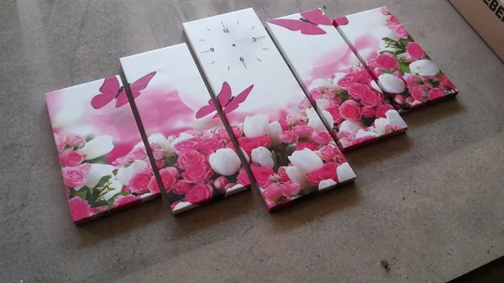 Pembe Güll?? Çiçekli U??an Kelebekler Kanvas Tablo