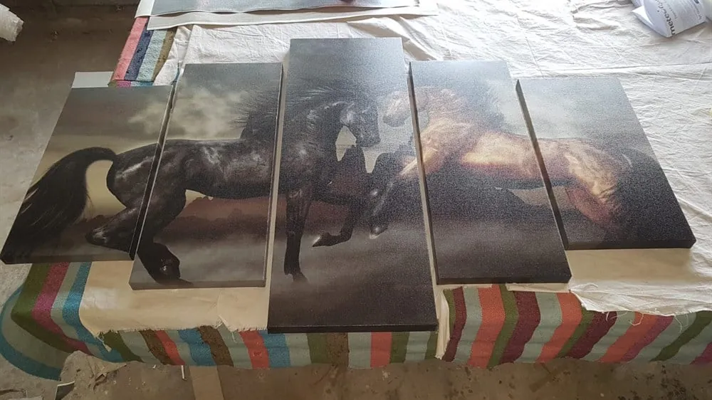 Siyah Kahverengi Atlar Kanvas Tablosu